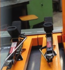 Дополнительные стендовые опоры штока (оборудованы ручными автомобильными домкратами)